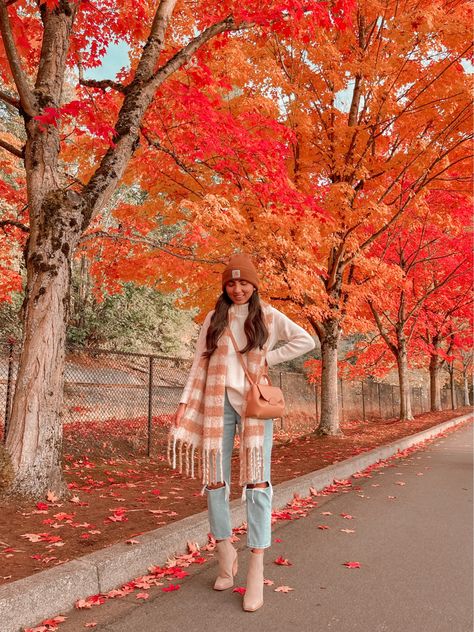 Seattle Outfits Fall, Road Trip Outfits, Pnw Fall, Fall Foliage Road Trips, Seattle Trip, Road Trip Outfit, Beanie Outfit, Outfit Photos, Fall Stuff