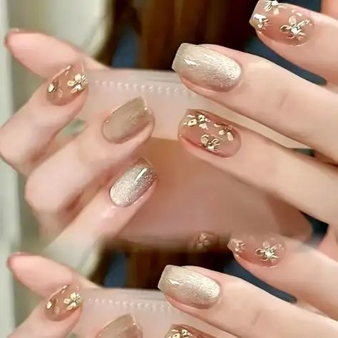 Cowgirl Nails, Tulip Nails, Gold Chrome Nails, Champagne Color Dress, Red And White Nails, Chrome Nail Powder, Nagel Tips, Gel Nails Diy, White Nail Art