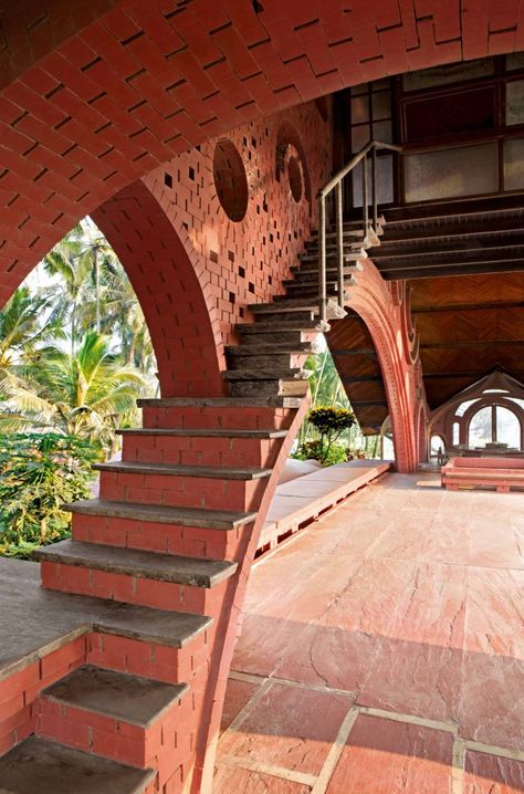 This Alibag home by Nari Gandi is an embodiment of 'organic architecture' Eco Project, Brick Works, Gorgeous Homes, Earthship Home, Mud House, Brick Art, Adobe House, Red Brick House, Weekend House