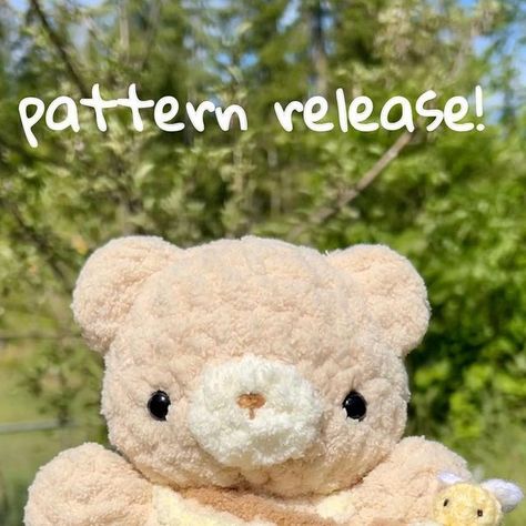 loretta’s loops 🫧 on Instagram: "🍯🧸 honey bear pattern release! 🧸🍯 my honey bear pattern is now released on my etsy + ribblr! it is also available in a 2-in-1 bundle with my frog in overalls pattern, and a 4-in-1 bundle for all of my animals in overalls! everything is currently 20% off and is available at the link in my bio :) scroll to see the bears made by my wonderful testers! they are tagged on each photo so be sure to give them a follow 🤎 • •#crochetbears #crochetanimals #crochet #cro Overalls Pattern, Crochet Plushies, My Honey, Honey Bear, Crochet Bear, Bear Pattern, Crochet Animals, Crochet Ideas, Free Crochet