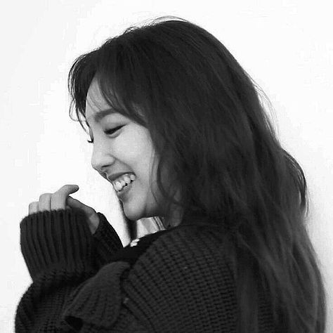 ↬ Icon Dark Nayeon twice kpop. @starroseofc Nayeon Black Icon, Nayeon Black And White, Hey Hey Hey Lover, Nayeon Black, Nayeon Dark Icon, Dark Pop, Hey Hey Hey, Dark Pictures, Dark Icon