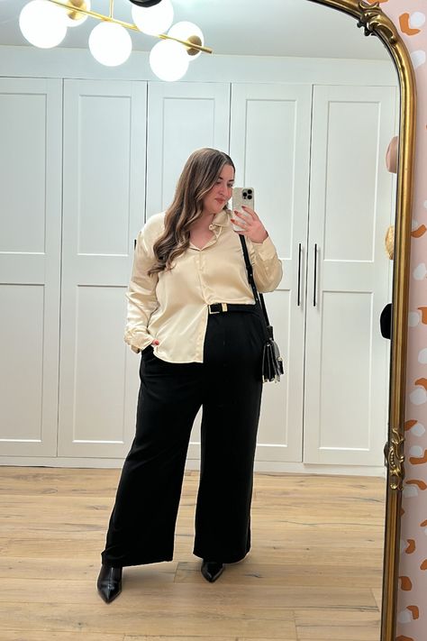 Diana Dares, Office Outfits Women Plus Size, Silk Top Outfit, Curvy Work Outfit, Silk Shirt Outfit, Plus Size Business Attire, Plus Size Business, Classy Fall Outfits, Plus Size Chic