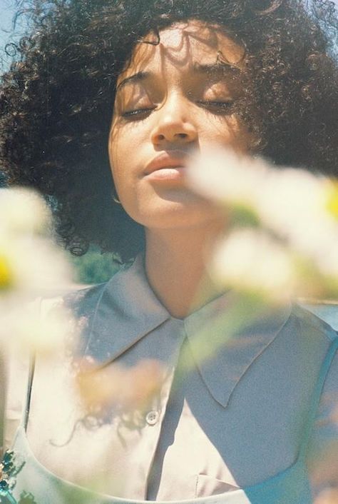 It Girl/Amandla Stenberg (Nylon Magazine) Amandla Stenberg Photoshoot, Blue Sargent, Amandla Stenberg, Beauty Dish, Petra Collins, Nylon Magazine, People Magazine, Her Eyes, Foto Pose