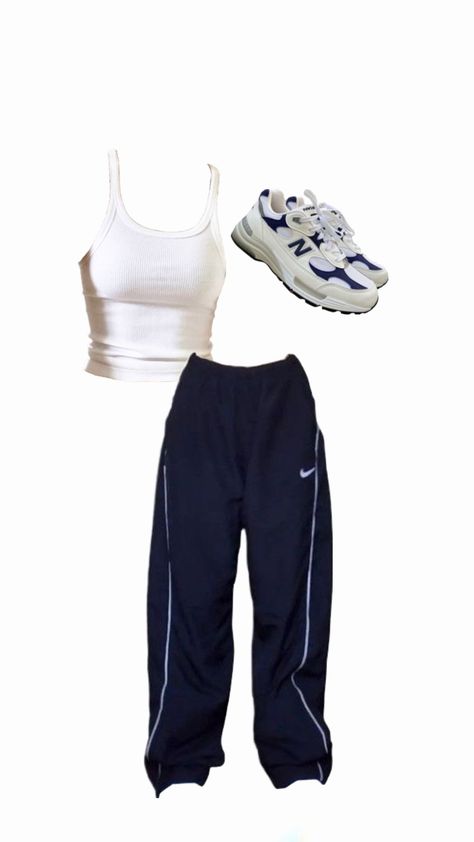 #outfitinspo #outfitinspo #nike Old Nike, Estilo Nike, Outfit Inso, Shein Outfits, Casual School Outfits, Classy Work Outfits, Mode Kpop, Cute Simple Outfits, Nike Outfits