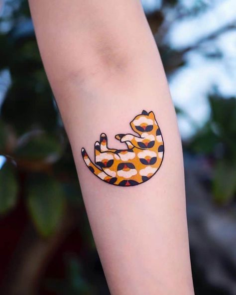 Perfectly Drawn Tattoos Look Like Stickers Placed on the Skin Colorful Elbow Tattoo, Rainbow Cat Tattoo, Funny Cat Tattoos, Cat Sleeve Tattoo, Red Cat Tattoo, Colorful Cat Tattoo, Cat Tattoo Funny, Funny Cat Tattoo, Cat Eye Tattoo