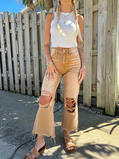 Cropped flare jeans outfit