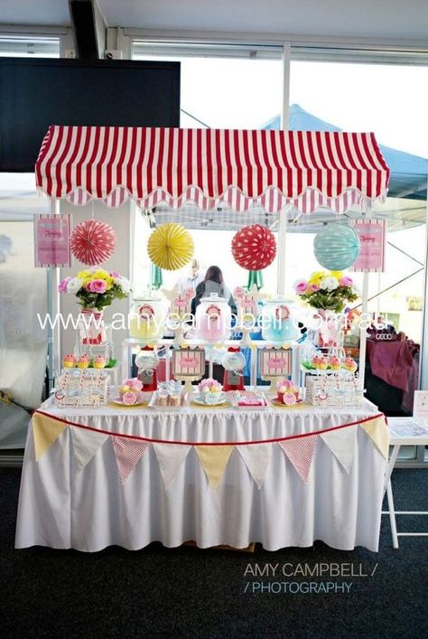 Market Day Ideas For School, Kids Bake Sale, Birthday Candy Table, Diy Booth, Store Names Ideas, Stall Decorations, Market Day Ideas, Farmers Market Stand, Kids Market