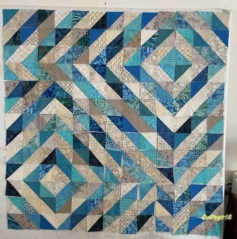 Alycia Quilts - Quiltygirl: Teal Aqua Rainbow Scrap Challenge Aqua Colored Quilts, Blue And Teal Quilts, Teal And Gray Quilts, Red And Teal Quilts, Teal Quilt Ideas, Teal Quilts Ideas Color Combos, Quilt Basics, Aqua Quilt, Quilt Colors