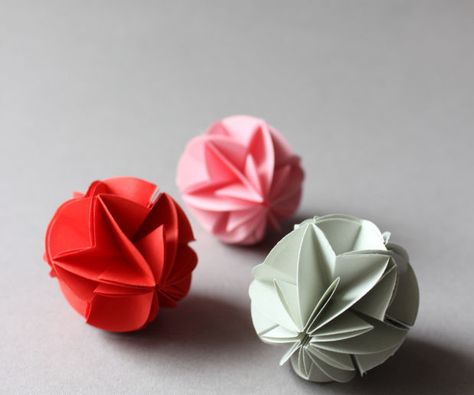 Origami Stella, Origami Star Box, Tutorial Origami, Origami Ball, Origami Decoration, Origami For Beginners, Origami And Kirigami, Origami Love, Folding Origami