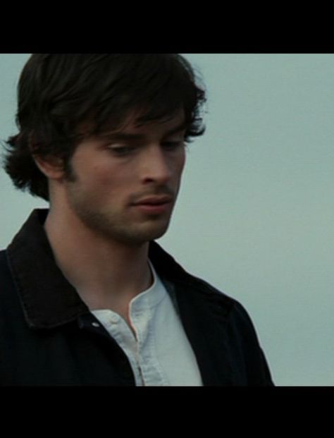 Tom Tom Welling Smallville, Peter Hale, Tom Welling, Men's Toms, Clark Kent, The Fog, Smallville, Man Candy, Man Crush