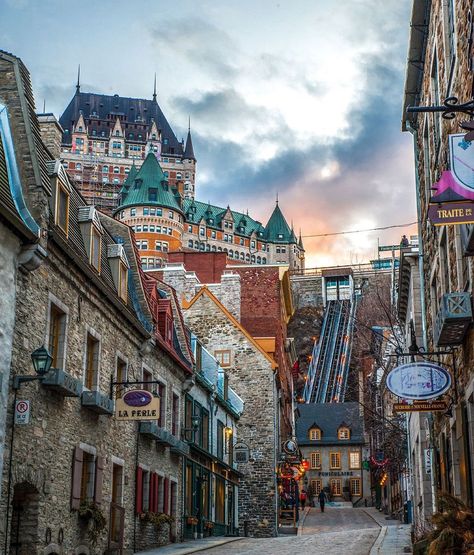 Petit Champlain Quebec, Vertical City, Explore Canada, المملكة العربية السعودية, Montreal Quebec, Winter Scenery, World View, Quebec City, Beautiful World