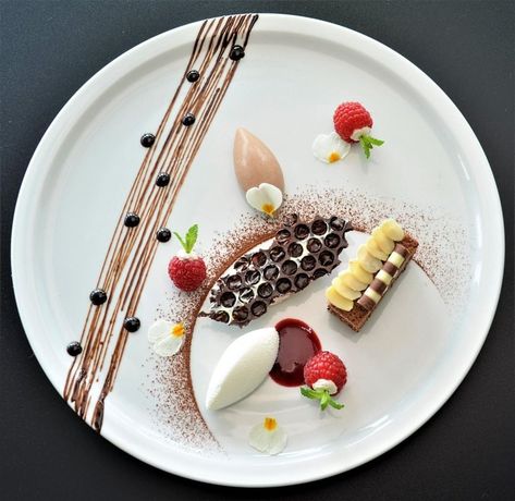 #Chocolate and raspberries  By Chef Carlos De Gendt @carlosdgcarlito  The "BestChef" App Connecting The Culinary Industry!  #Chef #BestChef… Fancy Desserts Presentation, Gastronomische Desserts, Fancy Food Presentation, Food Presentation Plates, Gourmet Food Plating, Fine Dining Desserts, Food Plating Techniques, Plating Ideas, Plated Dessert