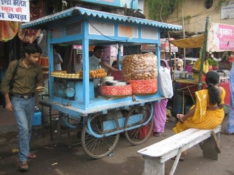 Just try to blend in. . . #PaniPuri  Vendor in #Lucknow #Street #Food #India #ekPlate #ekplatepanipuri Indian Street Shops, Indian Street Food Stall Design, Gully Kitchen, Chai Bar, Local Food Shop, Delhi Street Food, Street Food Design, Desi Street Food, Open Restaurant