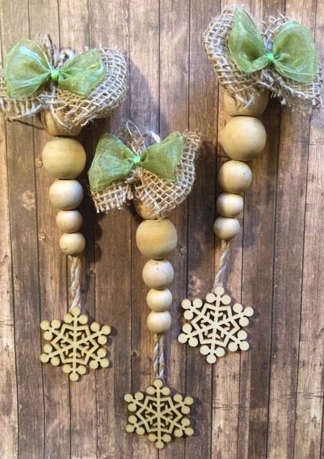 Diy Ice Cycle Ornaments, Crystal Icicles Ornaments Diy, Diy Icicle Ornaments, Wooden Bead Snowflake, Beaded Icicle Ornaments, Beaded Icecicle Ornaments, Icicle Ornaments, Wooden Snowflakes, Diy Creative Crafts