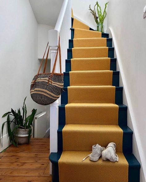 17 Brilliant Ways to Style Your Staircase Painted Wooden Stairs, Painting Wooden Stairs, Painted Stair Risers, Gallery Wall Staircase, Stairway Decorating, Room Focal Point, Wood Gallery Frames, Motif Art Deco, Stair Remodel