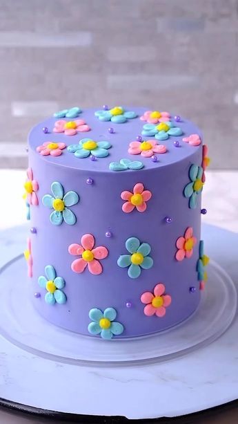 Main Food, Mini Torte, Cake Decorating For Beginners, Buttercream Cake Decorating, Cake Aesthetic, Simple Cake Designs, Cake Decorating Piping, Creative Cake Decorating, Cake Decorating Frosting