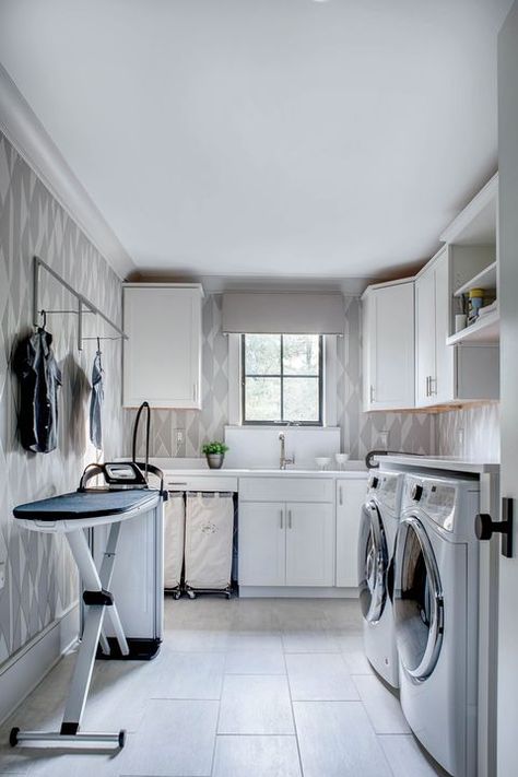 Laundry Room Ideas Small Space, Stylish Laundry Room, Dream Laundry Room, Laundry Room Closet, Laundry Room Layouts, Laundry Room Renovation, Laundry Design, Modern Laundry Rooms, Laundry Room Cabinets