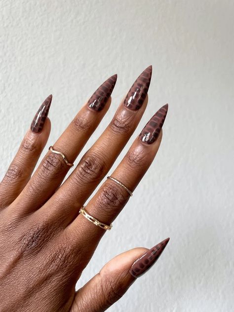 Chocolate Brown Acrylic Nails Coffin, Brown Crocodile Nails, Snake Nails, Snake Skin Nails, Faux Nails, Sugar Nails, Ten Nails, Brown Nail, Nails Brown