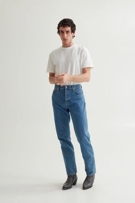 White Tee Outfit Mens, White Tshirt And Jeans, Blue Jeans Outfit Men, White Tees Outfit, 70s Fashion Men, High Waisted Jeans Outfit, White Shirt And Blue Jeans, Neutral Clothing, Jeans And T Shirt Outfit