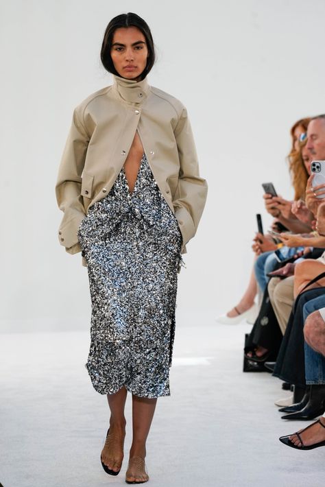 Brandon Maxwell Spring 2025 Ready-to-Wear Runway, Fashion Show & Collection Review [PHOTOS] Lux Fashion, Brandon Maxwell, Show Collection, Paris Fashion Week Street Style, Fashion Show Collection, September 2024, Business Fashion, Fashion Set, New York Fashion Week