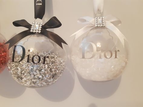 Dior Christmas Ornaments, Designer Christmas Ornaments, Dior Christmas Tree, Boujee Christmas, Diy Baubles, Bauble Ideas, Chanel Christmas, Christian Christmas Decorations, Fancy Christmas Ornaments