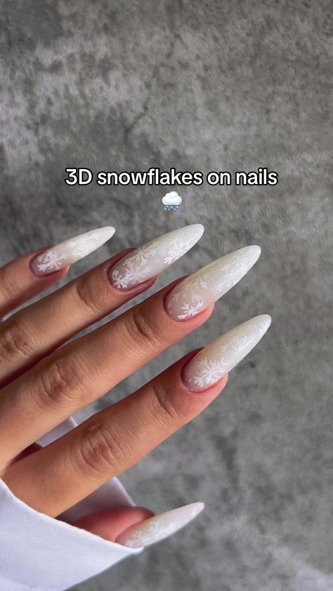 Best Christmas Nails, 3d Snowflake, Natural Nail Art, Gel Nails Diy, Snowflake Nails, Snowflake Design, Acrylic Nail Art, Xmas Nails, Christmas Nail Art