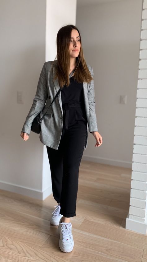 Outfit Con Blazer Gris Casual, Outfits Saco Gris, Outfit Saco Gris, Outfit Con Blazer Gris, 30s Outfits, Work Blazer, Outfit Mujer, Formal Outfit, Outfit Casual