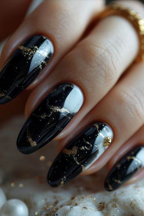 Black Nail Designs 2024 Nails 2024 Black, Dark Elegant Nails, Edgy Nail Art, Mystic Nails, Edgy Elegance, Spring Nail Designs, Subtle Nails, Edgy Nails, Look Retro