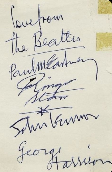 Beatles Memorabilia, John Lennon Paul Mccartney, Beatles Love, Beatles Photos, Beatles Pictures, Beatles Art, Beatles John, Beatles Fans, The Fab Four