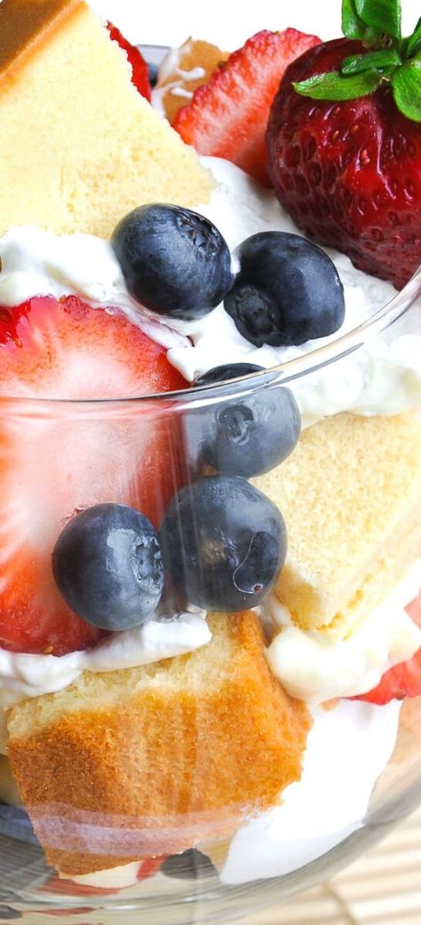 close up of summer trifle recipe with strawberries, blueberries, vanilla pudding, pound cake, and whipped cream Fluffy Pound Cake, Pound Cake Trifle, Blueberry Trifle, Mini Key Lime Pies, Blueberry Pound Cake, Berry Trifle, Strawberry Salsa, Trifle Dish, Berry Breakfast