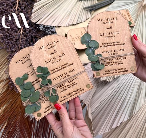 Arch Greenery, Wooden Invitation, Rustic Wood Wedding Invitations, Wooden Wedding Invitations, Rustic Wedding Invitations, Wood Invitation, Engraved Flower, Wooden Cards, Greenery Wedding Invitations