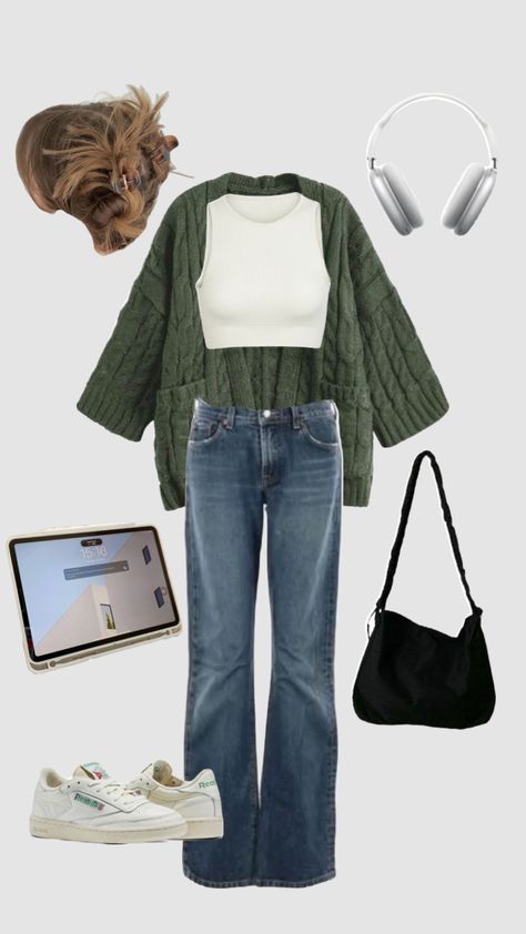 pov: you work on campus and study after your shift #college #fall #spring #outfitinspo #study #studyinspo #outfit #workoutfit Smart Comfy Outfits, Fall Campus Outfit, Fall College Outfits Casual, Study Outfit College, College Student Aesthetic Outfit, Study Outfit Comfy, Study Date Outfit, Study Outfit Aesthetic, College Outfits Uk