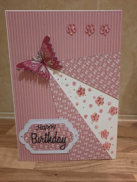 Easy Greeting Cards, Handmade Greeting Card Designs, Happy Birthday Cards Handmade, Card Design Handmade, Homemade Greeting Cards, Simple Birthday Cards, Homemade Birthday Cards, Hand Made Greeting Cards, Girl Birthday Cards