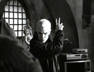 Love these Spikey poses from the episode "Restless" Spike Btvs, Buffy Style, Spike Buffy, Buffy The Vampire, Buffy The Vampire Slayer, Vampire Slayer, The Vampire, Season 4, Hair