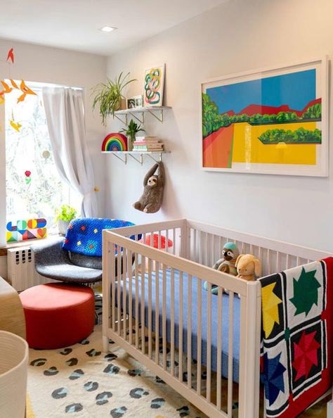 Colorful Unisex Nursery, Dopamine Decor Nursery, Cottagecore Nursery Aesthetic, Primary Colors Nursery, Colorful Vintage Nursery, Eclectic Nursery Boy, 90s Nursery, Colorful Boy Nursery, Fun Nursery Ideas