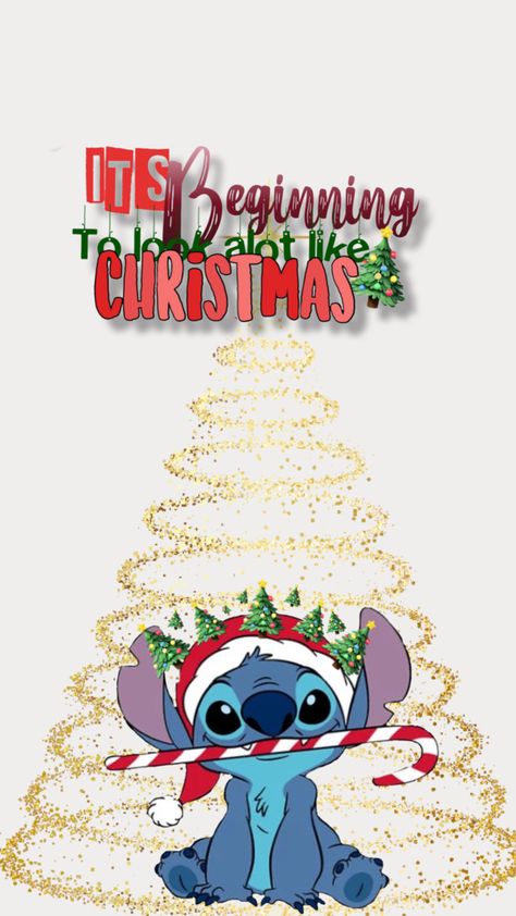 You can see a grey background, a Christmas tree, stitch in a Christmas costume and a quote It’s Beginning To Look A Lot Like Christmas Wallpaper, Stitch Xmas Wallpaper, Cute Stitch Christmas Wallpaper, Phone Backgrounds Christmas Aesthetic, Christmas Wallpaper Stitch, Christmas Disney Wallpaper, Iphone Ios 16 Wallpaper Ideas, Stitch Christmas Wallpaper, Quotes Stitch