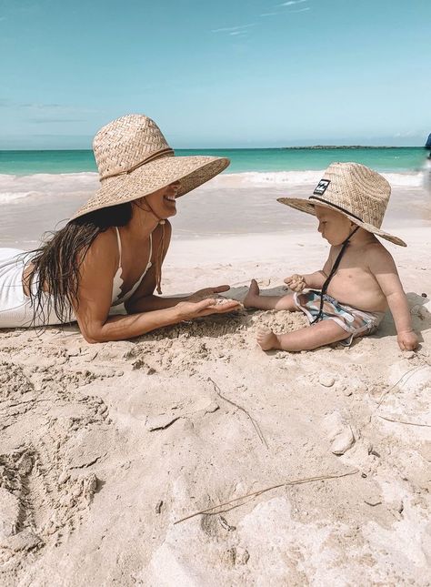 Beach Photography Ideas Family, Mom And Son Beach Photo Ideas, Beach Baby Pictures, Beach Photos With Baby, Mom And Baby Beach Photos, Beach Pictures With Kids, Mom And Son Beach Pictures, Beach Pictures With Baby, Baby Beach Photoshoot Ideas