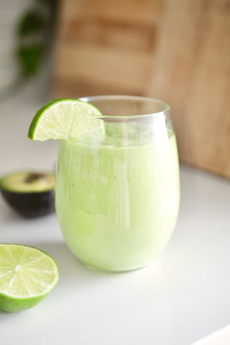 Key Lime Smoothie (Low Sugar) • Meghan Livingstone Key Lime Nails, Key Lime Smoothie, Lime Smoothie Recipes, Lime Smoothie, Low Sugar Smoothies, Low Sugar Drinks, Detox Smoothies, Ginger Peach, Peanut Butter Jelly