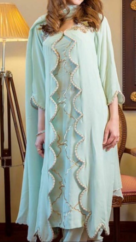 Pakistani Dresses Casual, Pakistani Fancy Dresses, Pakistani Fashion Party Wear, Beautiful Pakistani Dresses, Dress Design Patterns, Sleeves Designs For Dresses, Simple Pakistani Dresses, Designer Party Wear Dresses, Designer Dresses Casual