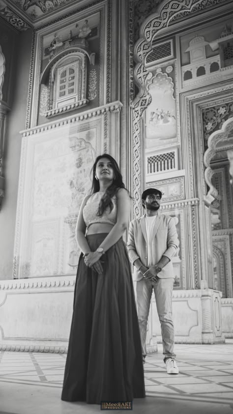 Patrika Gate Jaipur Couple Photography, Patrika Gate Couple Poses, Patrika Gate Pre Wedding, Patrika Gate Jaipur Photography, Patrika Gate Jaipur Pre Wedding, Jaipur Prewedding, Patrika Gate Jaipur, Traditional Poses, Jal Mahal