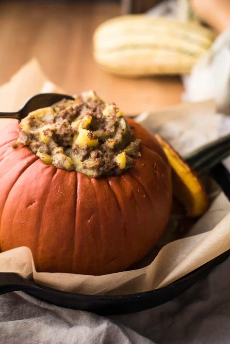 Hearty fall stuffed pumpkin recipe is the ultimate new England comfort food meal! Stuffed pumpkin with meat stuffing is a combination of sweet roasted pumpkin and savory filling. Simple to make and a perfect one-pan dinner recipe. Pumpkin Stuffing, Meat Stuffing, Potato Stuffing, Stuffed Pumpkins, One Pan Dinner Recipes, Stuffed Pumpkin, Baked Squash, Pumpkin Recipe, Florida Food