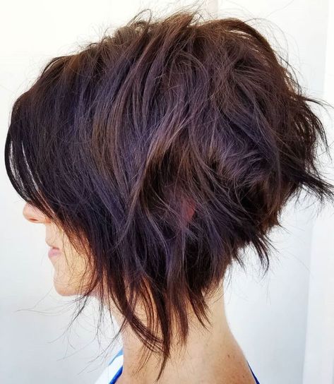 Short Layered Bob Haircuts, Tan Skin Blonde Hair, Inverted Bob Hairstyles, Messy Bob Hairstyles, Layered Bob Haircuts, Cute Short Haircuts, Choppy Bob Hairstyles, Subtle Highlights, Bob Haircut With Bangs