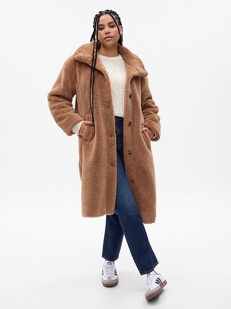 Sherpa Coat Outfit, Long Sherpa Coat, Sweats Outfit, White Puffer Vest, Gap Jeans Women, Winter Fall Outfits, Fall Vest, Bear Coat, Sherpa Coat