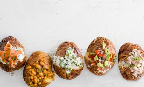 Jacket Potato Fillings, Baked Potato Fillings, Salted Baked Potato, Jacket Potato Recipe, Baked Potato Toppings, Easy Baked Potato, Jacket Potatoes, Potato Varieties, Perfect Baked Potato