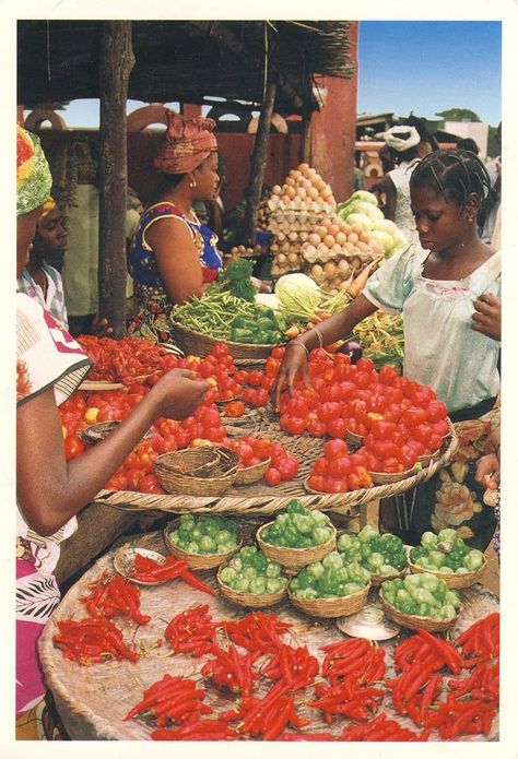 Asian Men Haircut, 3 Witches, Ghana Travel, Vacation Budget, Vegetable Market, Asian Man Haircut, African Life, Adventure Tourism, African Market