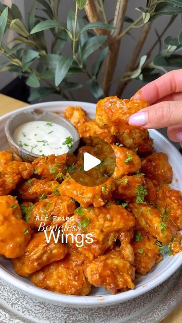 Air Fryer Boneless Wings, Sailor Bailey, Wings Chicken, Boneless Wings, Air Fryer Recipes Chicken, Pepper Salt, Salted Egg, Chicken Food, Corn Flakes