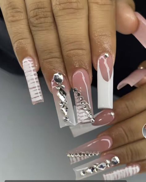 Queen Nails, Black And White Art Drawing, Colored Acrylic Nails, White Acrylic Nails, Girly Acrylic Nails, Nail Ring, Short Acrylic Nails Designs, Pink Acrylic Nails, Luxury Nails