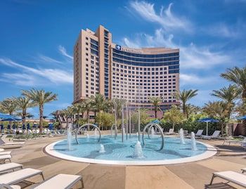 Top 20 best hotels in Las Vegas, Nevada - Reservations.com Oasis Pool, Single Story Homes, Vegas Hotel, Downtown Las Vegas, Quiet Area, Las Vegas Hotels, Vegas Strip, Las Vegas Strip, Myrtle Beach