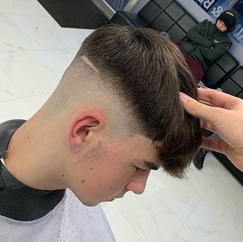 50+ Best Short Haircuts For Men (2020 Hairstyles)Men's Hair, Haircuts, Fade Haircuts, short, medium, long, buzzed, side part, long top, short sides, hair style, hairstyle, haircut, hair color, slick back, men's hair trends, disconnected, undercut,#fade #women#boys #boy#taperfadehaircut#haircutmen#shortcurlyhair #hairstyles#hairstylesforkids #haircuts#tumblrhair #fade #hairstyles#barbershopconnect#mensfashion #menshair Boys Fade Haircut, Best Short Haircuts For Men, Mid Skin Fade, Short Haircuts For Men, Undercut Fade, 2020 Hairstyles, Disconnected Undercut, Style Hairstyle, Mens Hair Trends