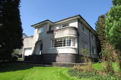 Even the furniture is 80 years old! 30s Aesthetic, Art Deco House, Art Deco Homes, Authentic Decor, Deco House, 1930s House, Wood Interior Design, Front Rooms, Art Deco Buildings